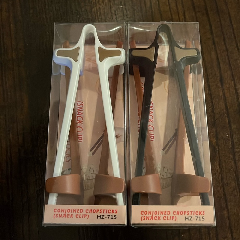 BRAND NEW : Conjoined Chopsticks Snack Clip Tongs